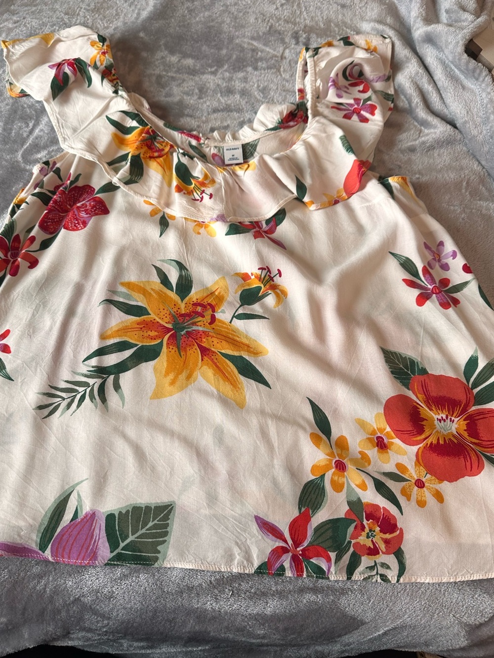Women’s Old Navy Bold Floral Flutter Sleeve Ruffle Neck Cream Tank Top Sz: M EUC